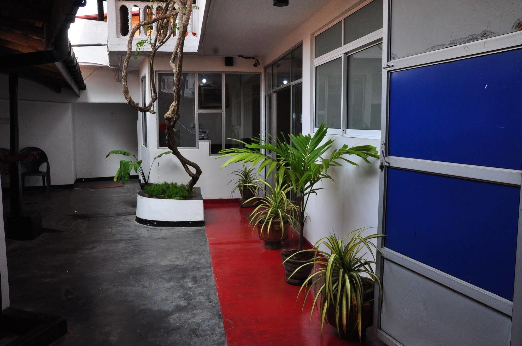 Surfcity Guesthouse Unawatuna Luaran gambar